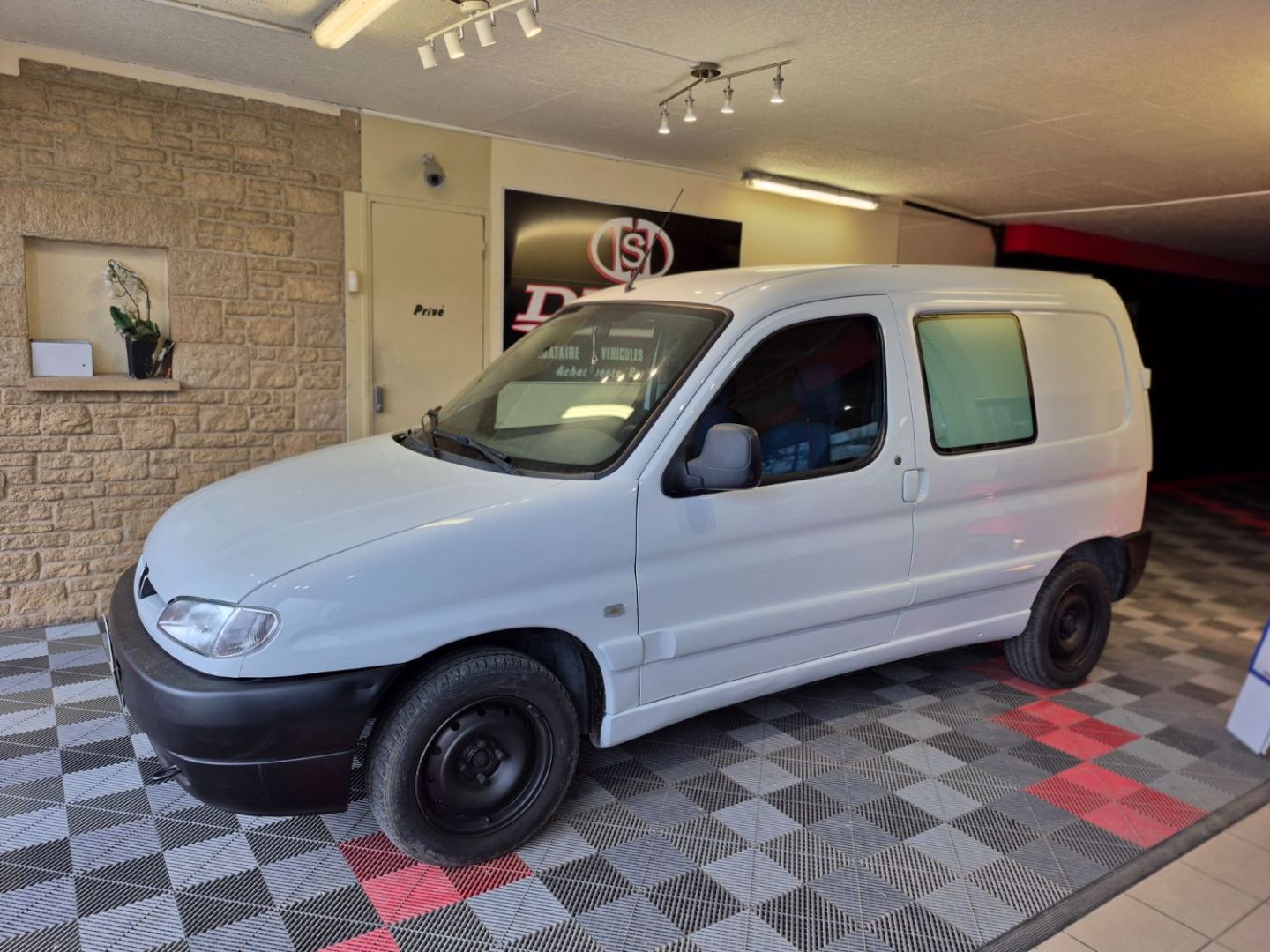 PEUGEOT PARTNER - 1.9 D 70 CT OK DISTRI NEUVE