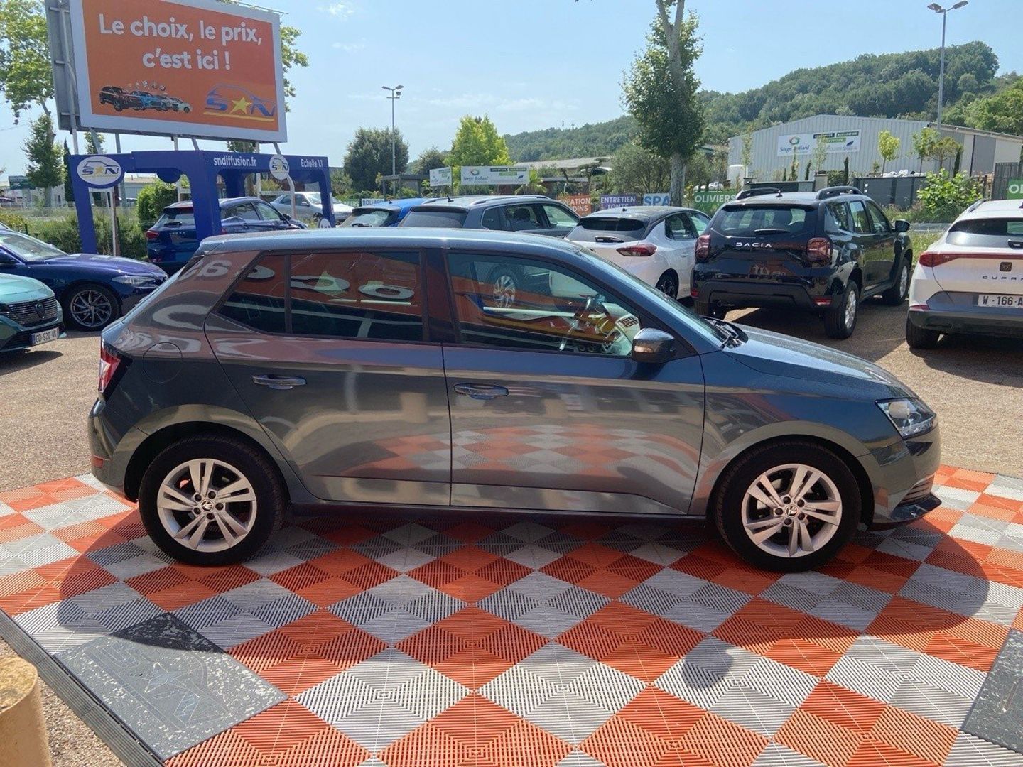 SKODA FABIA - 1.0 TSI 95 AMBITION Caméra JA 15"