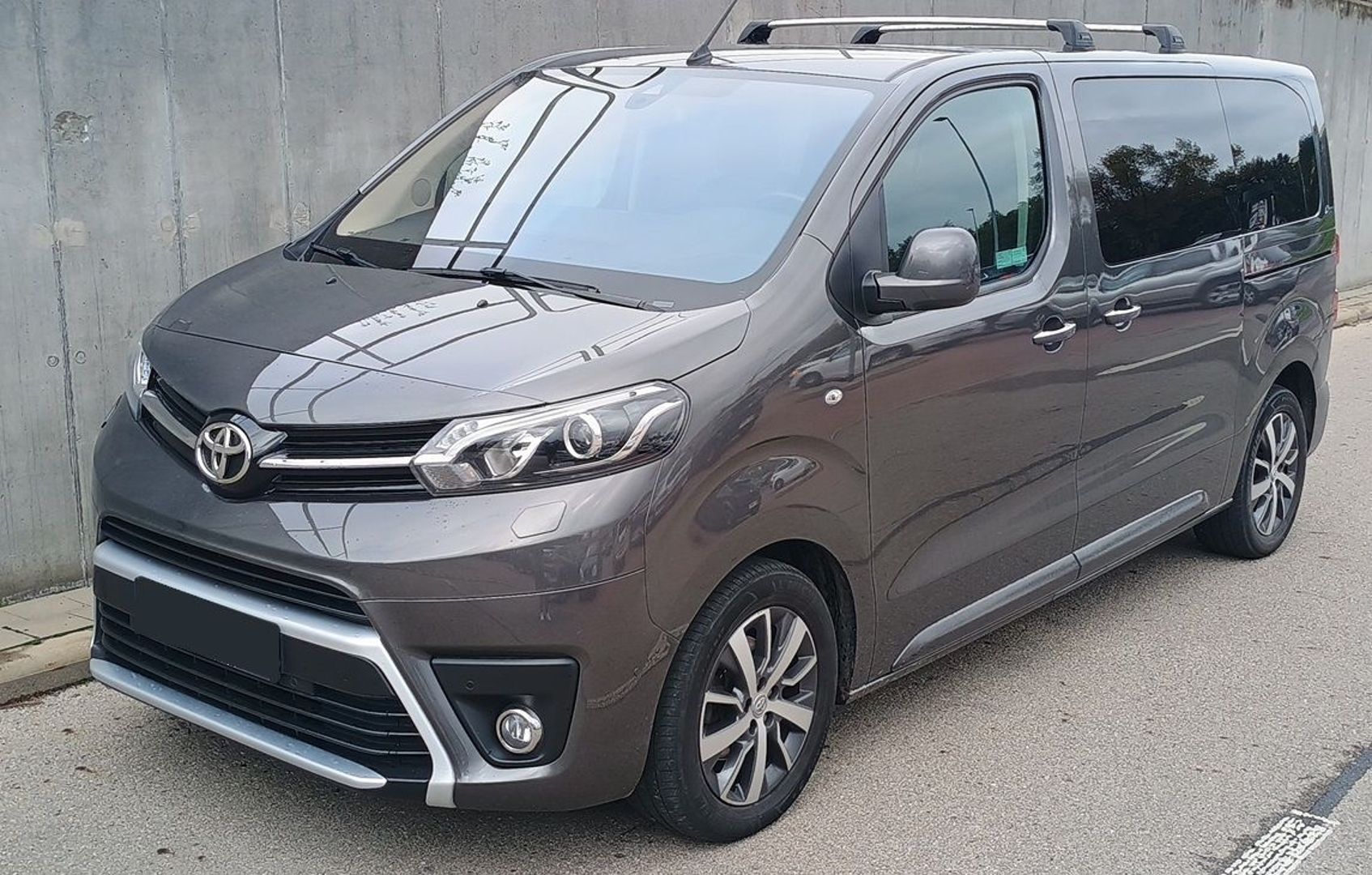 TOYOTA PROACE VERSO 2.0 D MEDIUM 180 D-4D DYNAMIC 8PL