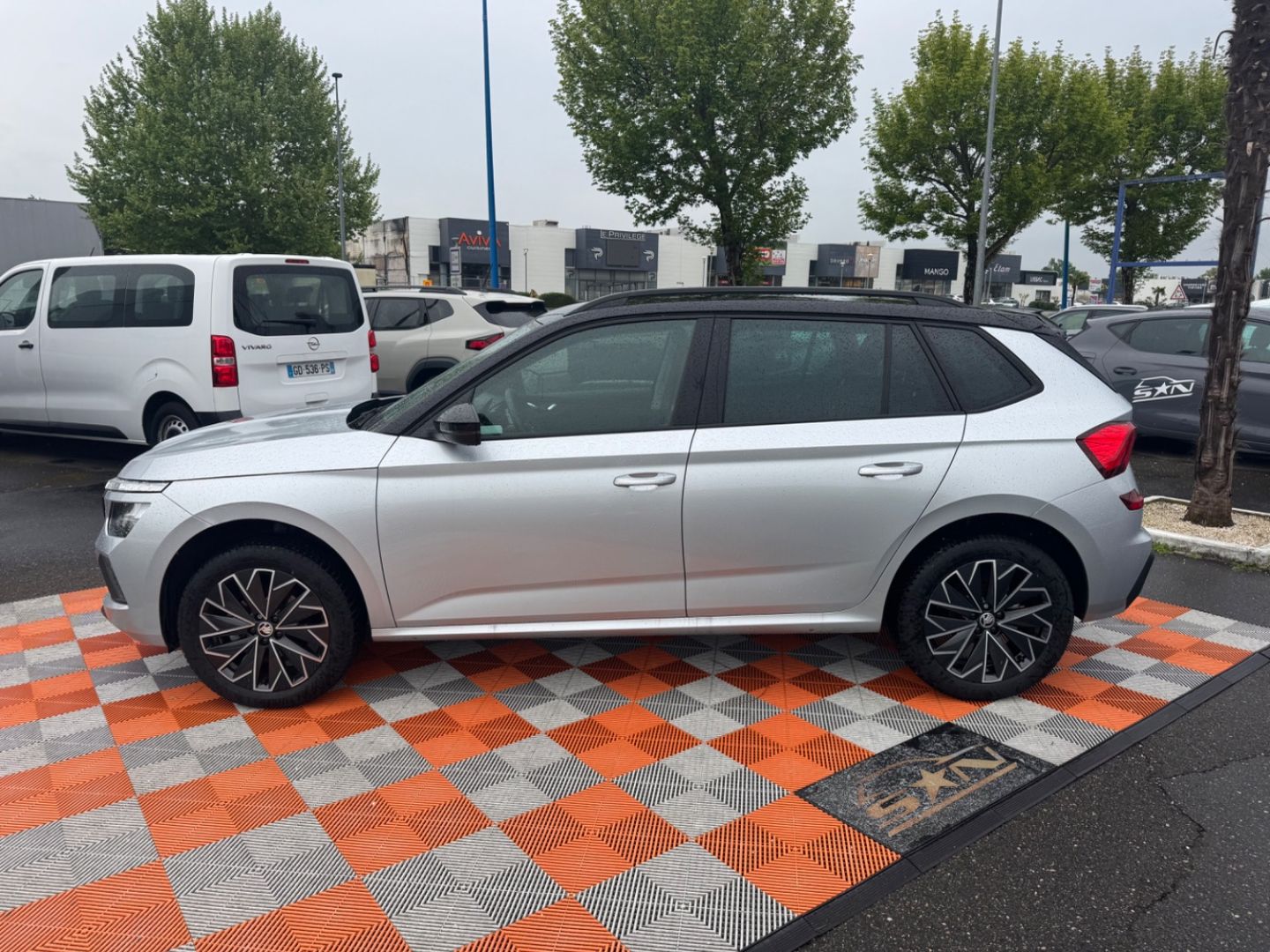 SKODA KAMIQ - 1.5 TSI 150 BV6 STYLE Caméra JA 17" Black Pack