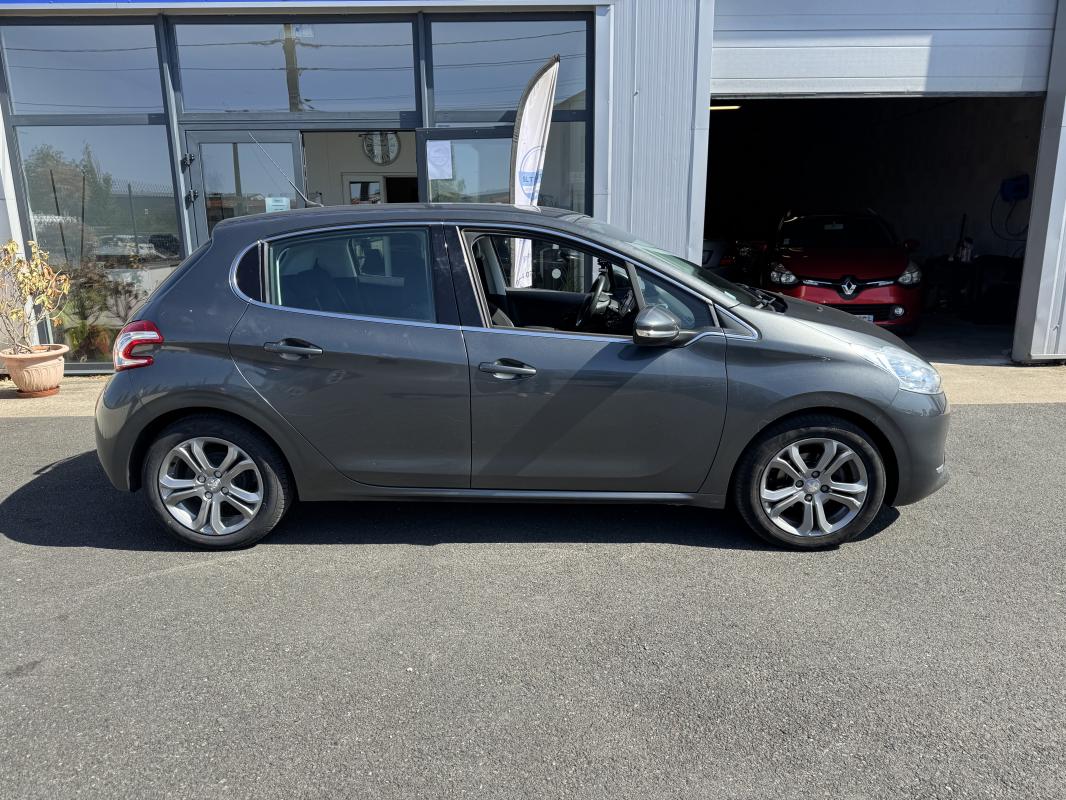 Peugeot 208 - 1.2 VTI 82 CH GARANTIE REPRISE POSSIBLE
