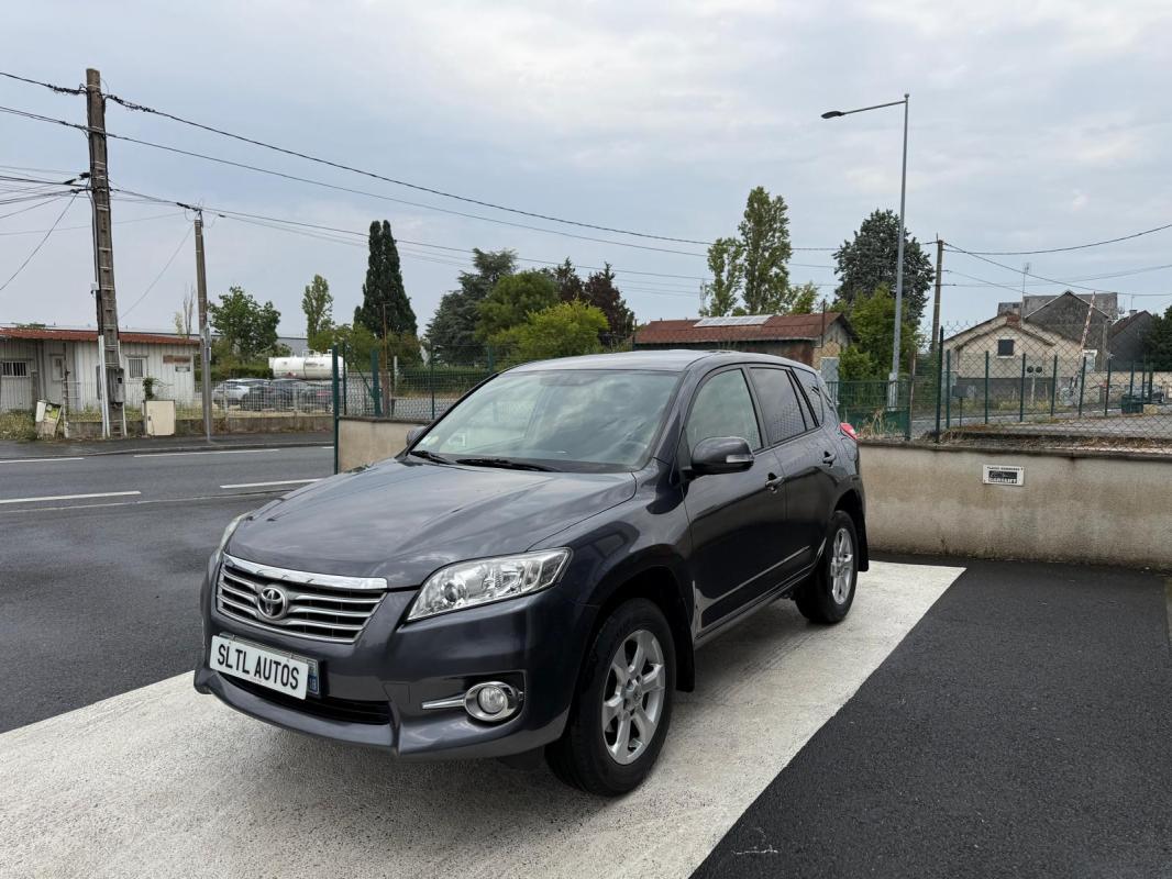 Toyota RAV4 - 2.2 D-4D LOUNGE 150CH GARANTIE 6 MOIS / REPRISE POSSIBLE
