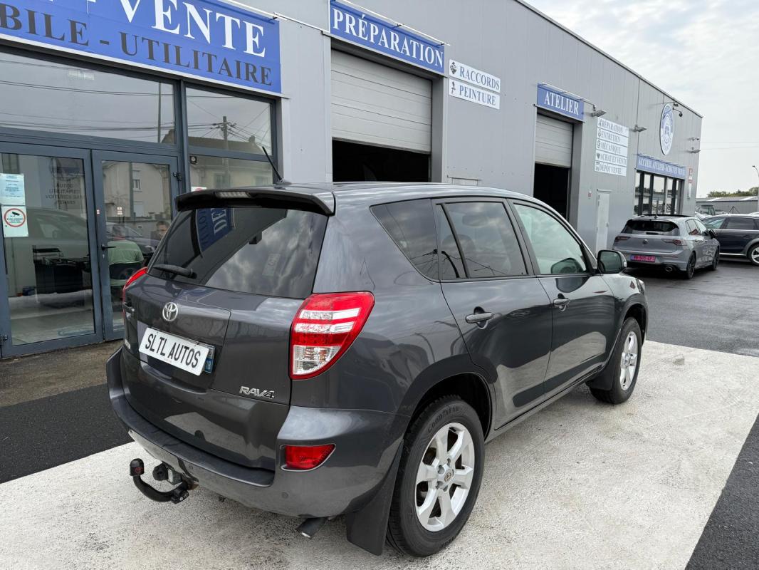 Toyota RAV4 - 2.2 D-4D LOUNGE 150CH GARANTIE 6 MOIS / REPRISE POSSIBLE