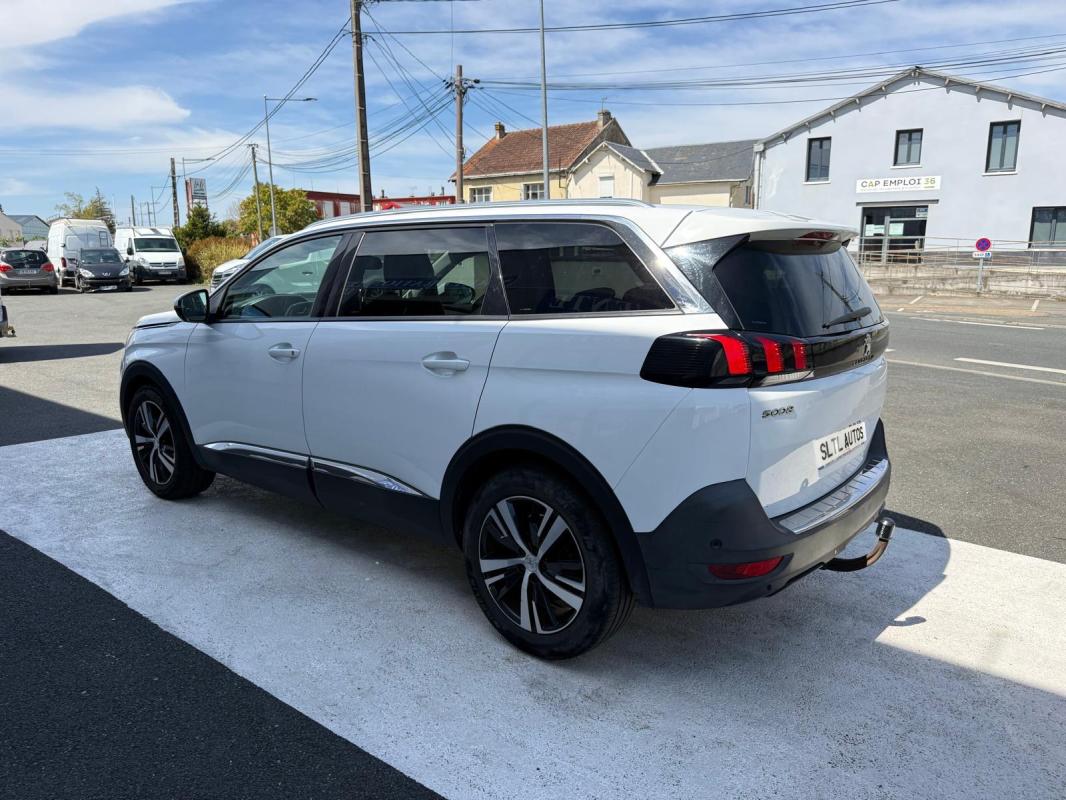 Peugeot 5008 - 1.5 HDI 130 CH 7 PLACES GARANTIE 6 MOIS / REPRISE POSSIBLE