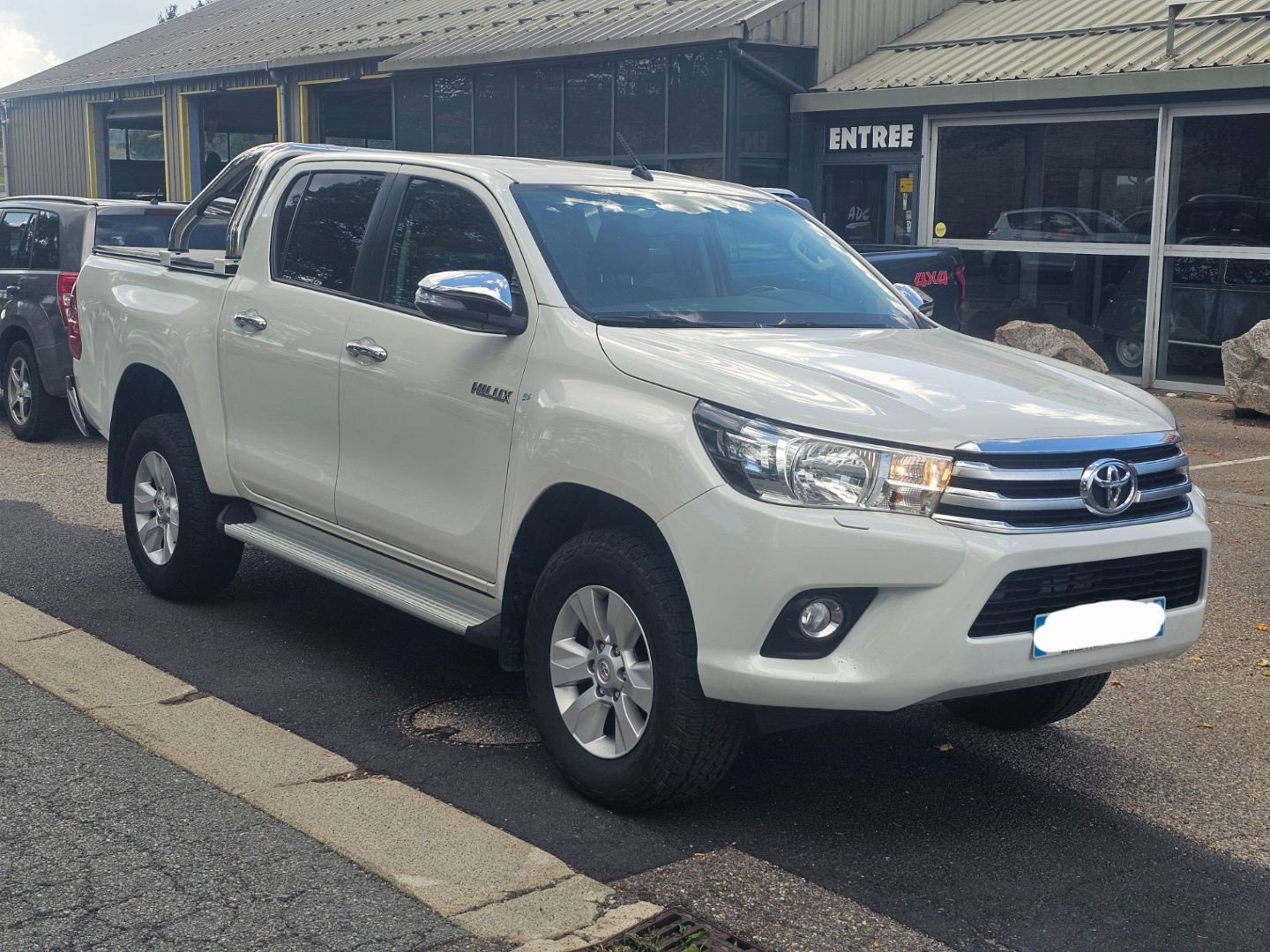 TOYOTA HILUX - IV 4WD 2.4 D-4D DOUBLE CABINE LEGENDE BVA