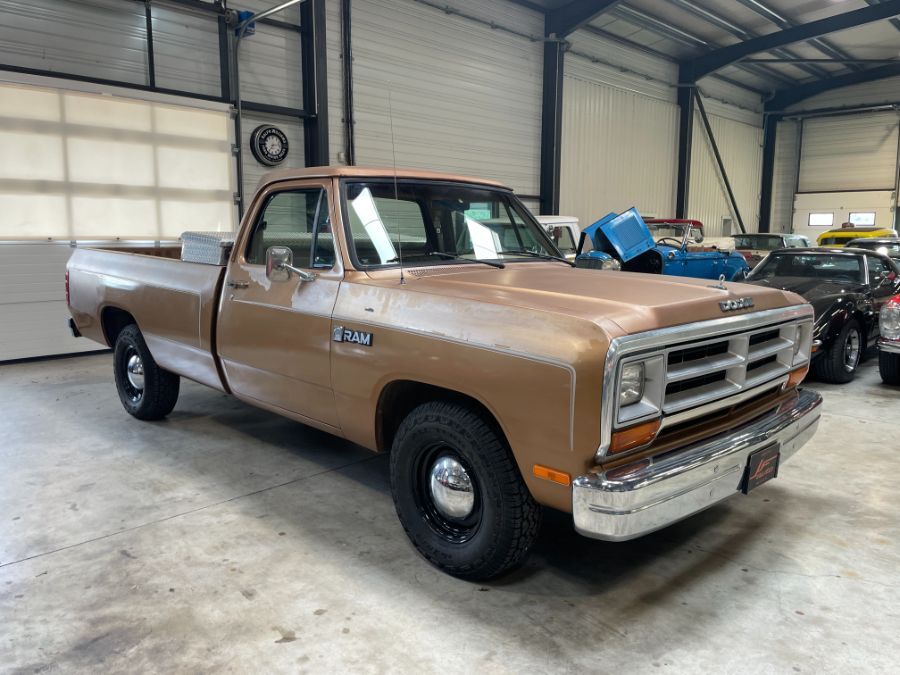 DODGE RAM 6 CYLINDRES - 3.7 D100 6 CYLINDRES