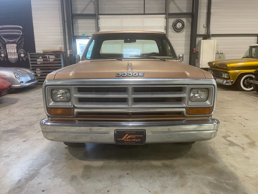 DODGE RAM 6 CYLINDRES - 3.7 D100 6 CYLINDRES