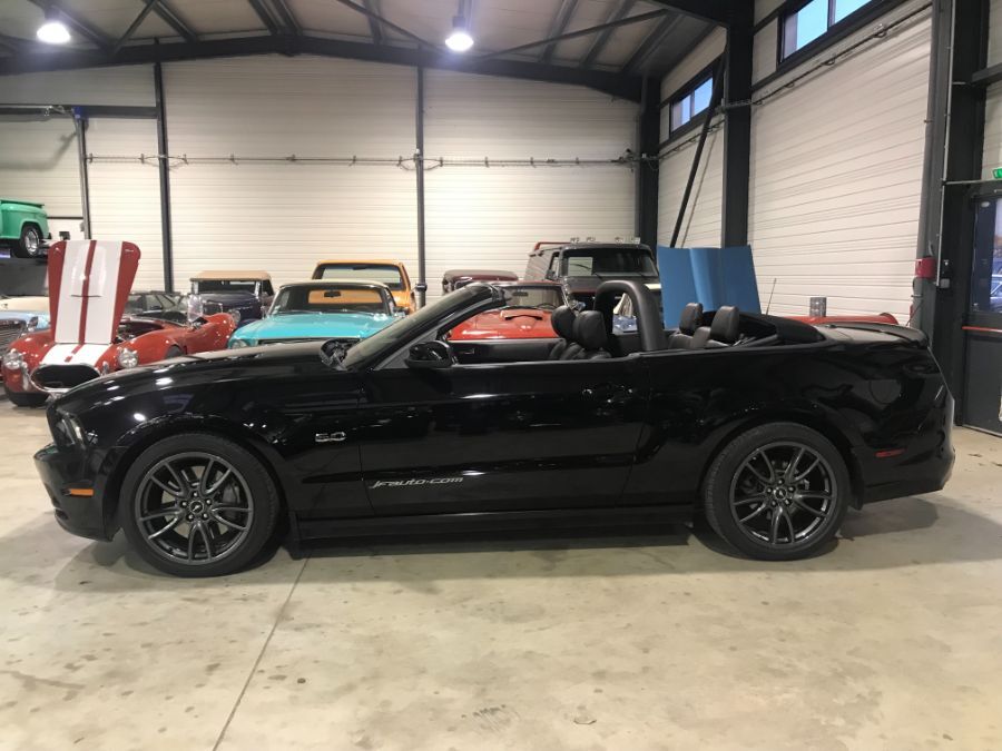 FORD MUSTANG - CALIFORNIA SPECIAL 5.0 L CABRIOLET