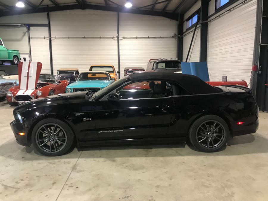 FORD MUSTANG - CALIFORNIA SPECIAL 5.0 L CABRIOLET