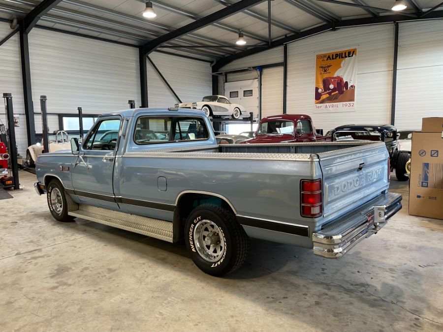 DODGE RAM LE 150 - 5.2 V8