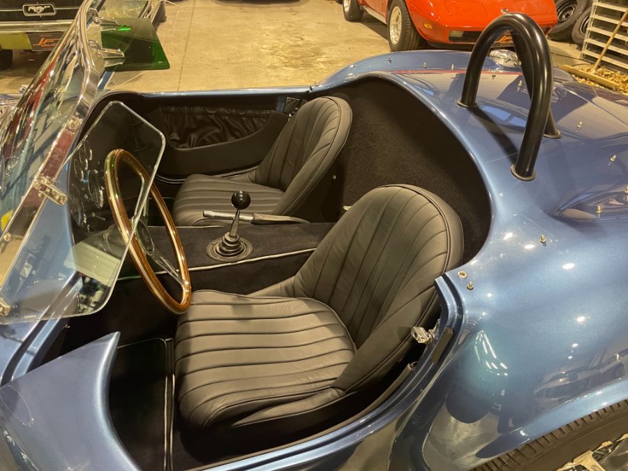 AC COBRA CONTEMPORARY CLASSIC - 427 AC COBRA REPLICA