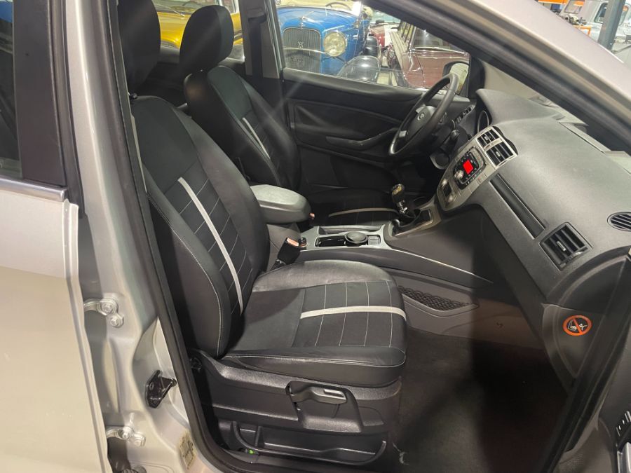 FORD KUGA - 2.0 TDCi 140 ch TITANIUM