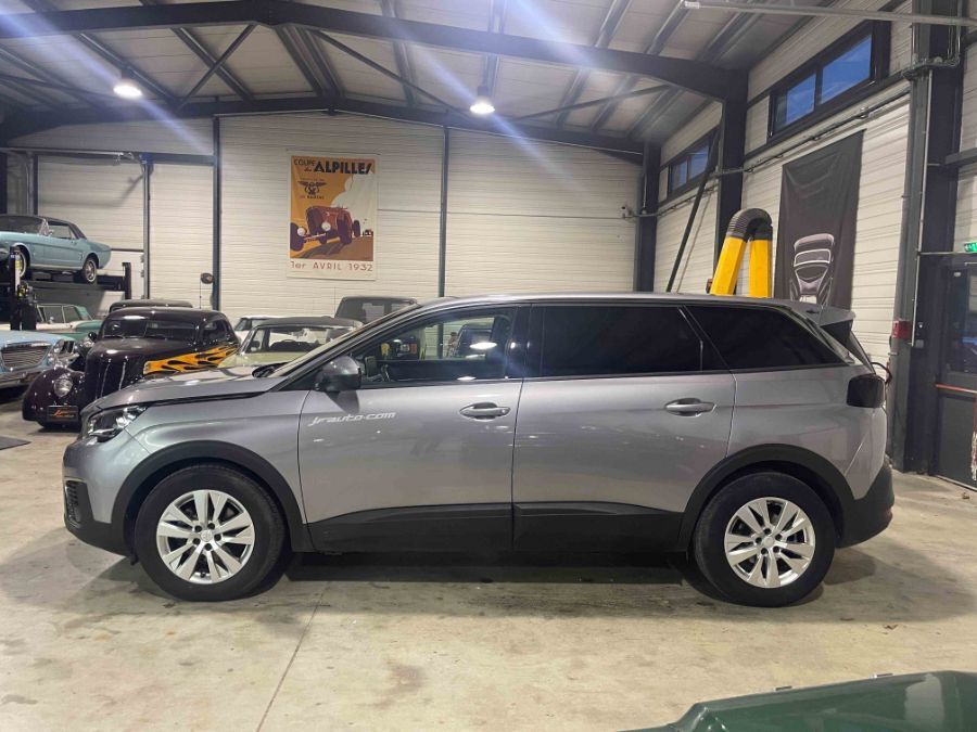 PEUGEOT 5008 7 places - 1.2 e THP 130 ch ALLURE