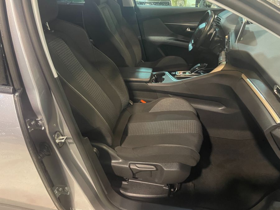 PEUGEOT 5008 7 places - 1.2 e THP 130 ch ALLURE