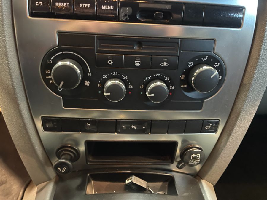 JEEP GRAND CHEROKEE - 6.1L SRT8 425cv 4X4 OU SUV 5P BVA