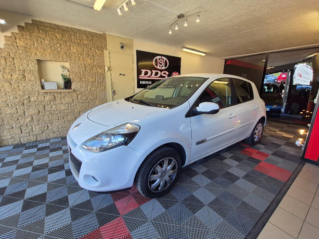 RENAULT CLIO III - DCI 75 CLIM CLIM DISTRI NEUVE (2011)