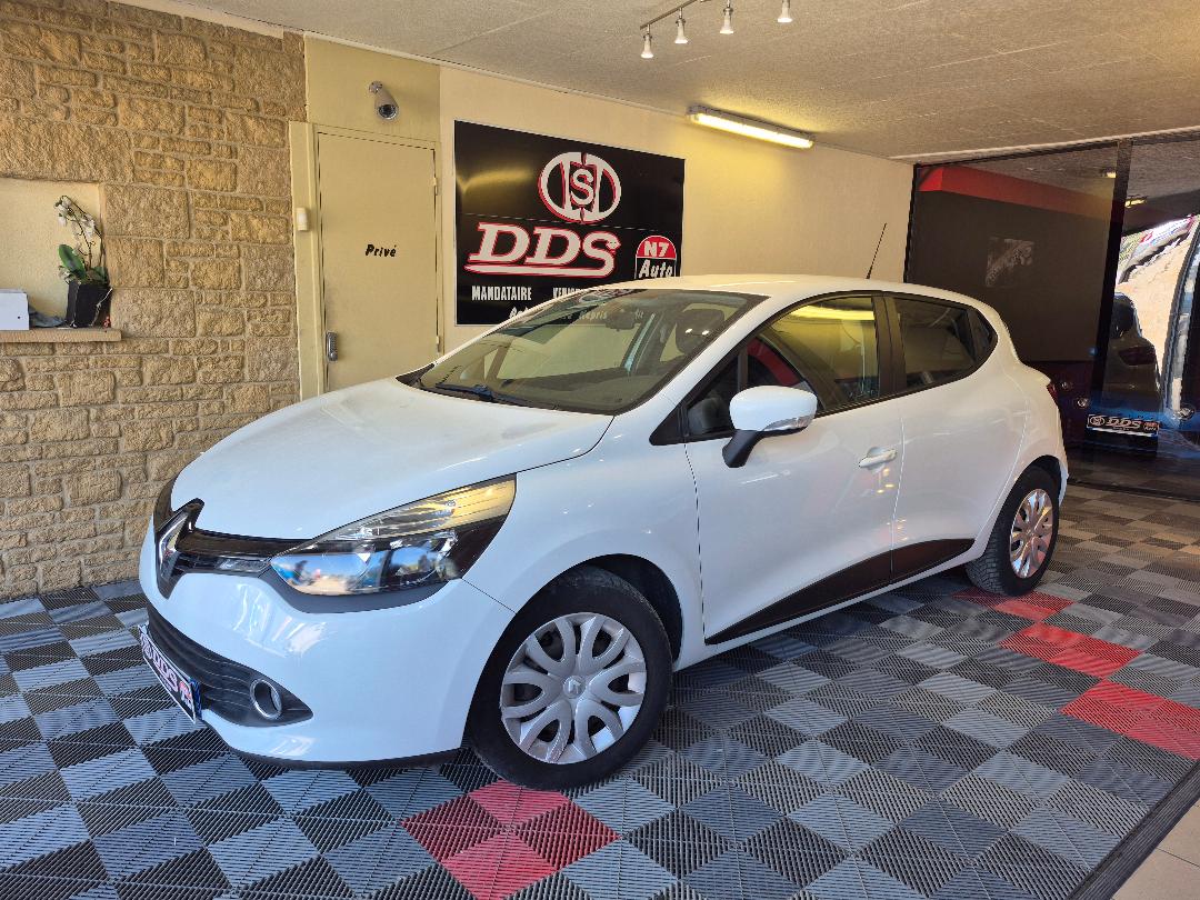 RENAULT CLIO - 1.2 75 CV 5 PLACES DISTRI NEUF (2015)