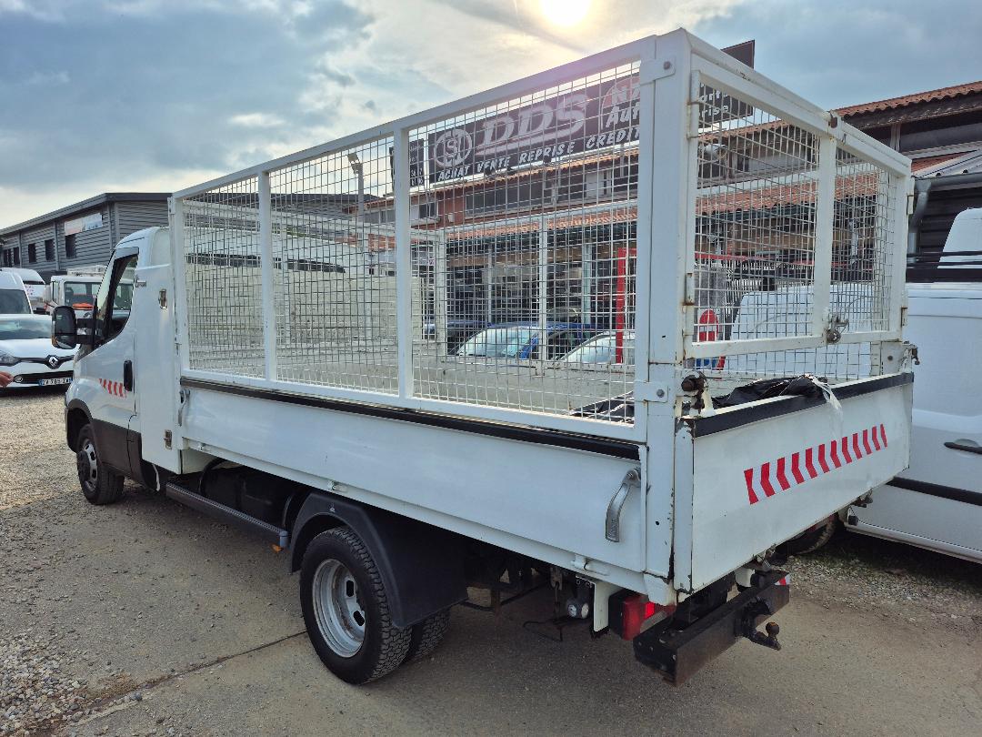 IVECO DAILY 180 CH - 3.0 REHAUSSE RIDELLE COFFRE