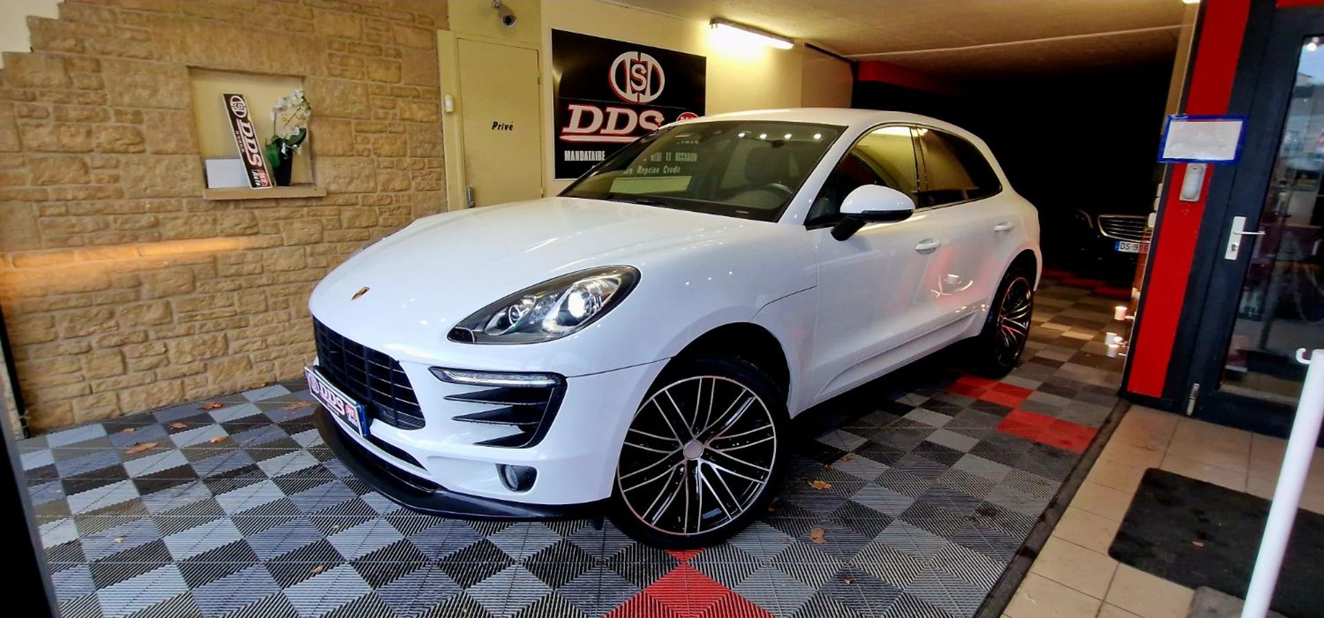 PORSCHE MACAN 252 SIEGES CHAUFFANT GPS CARNET D'ENTRETIEN