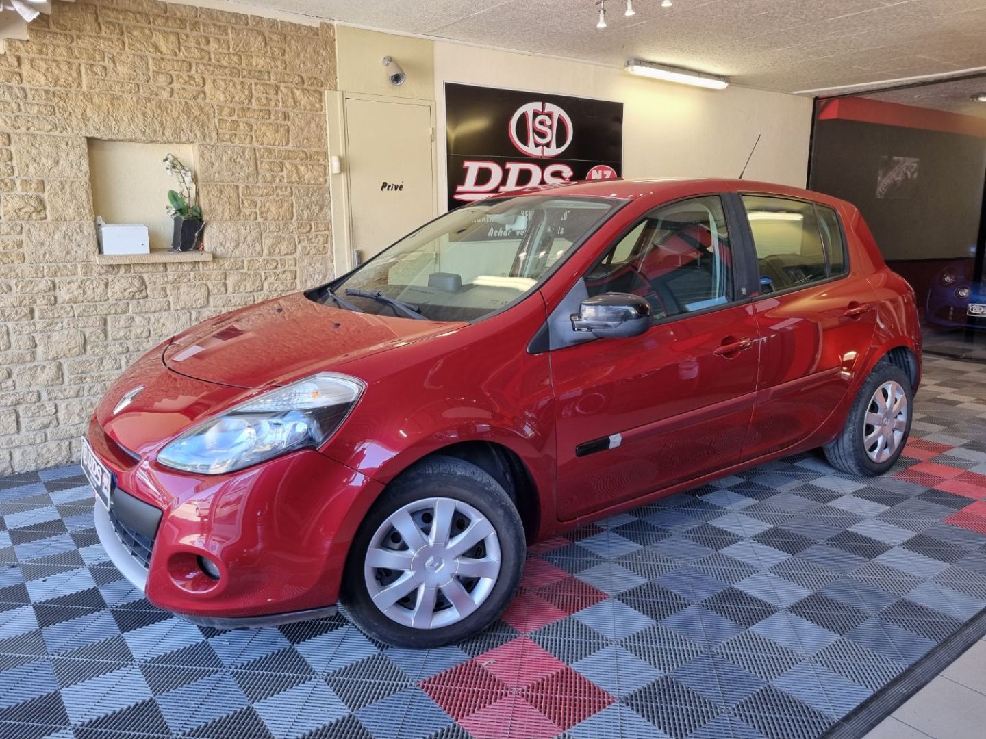 RENAULT CLIO III - 1.2 L NIGHT AND DAY CLIM DISTRI NEUVE (2011)