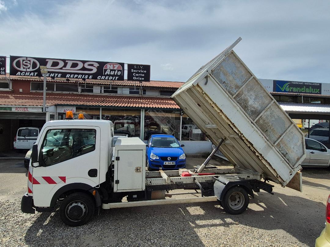 NISSAN CABSTAR - BENNE REHAUSSE COFFRE CLIM REGUL ATTELAGE CT OK (2008)