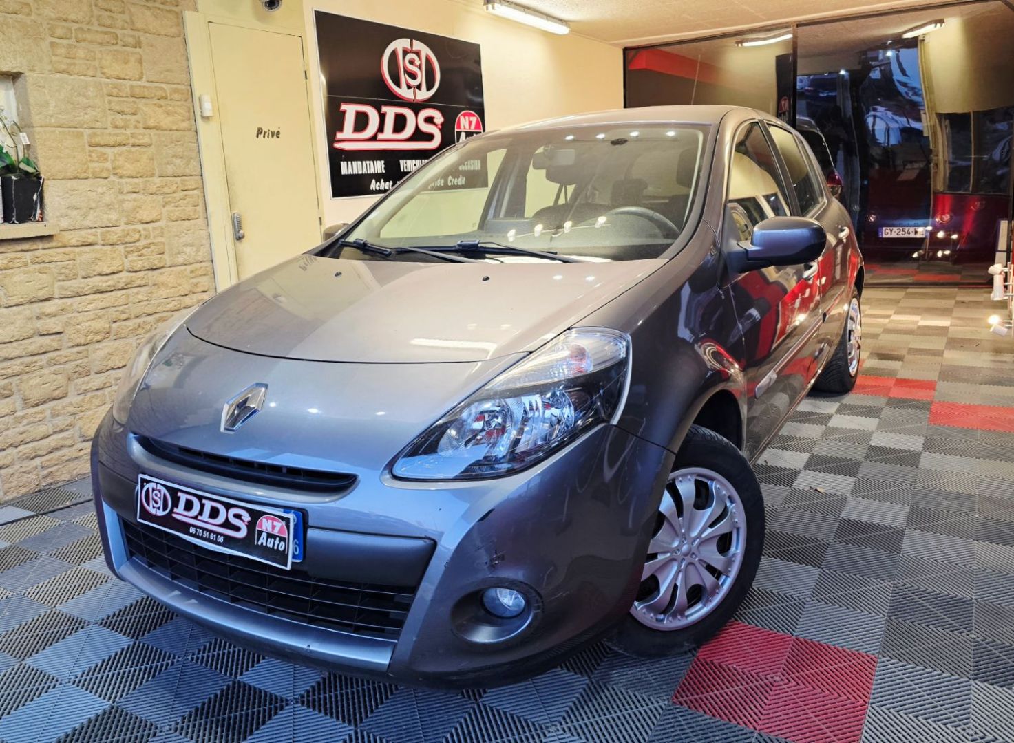 RENAULT CLIO III - 1.2 L GPS REGUL CLIM DISTRI NEUVE (2010)