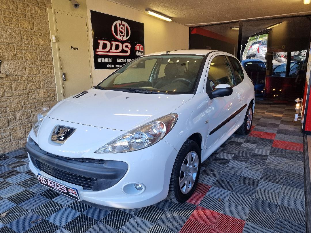 PEUGEOT 206+ 1.4 l CLIM DISTRI VIDANGE PNEUS NEUF