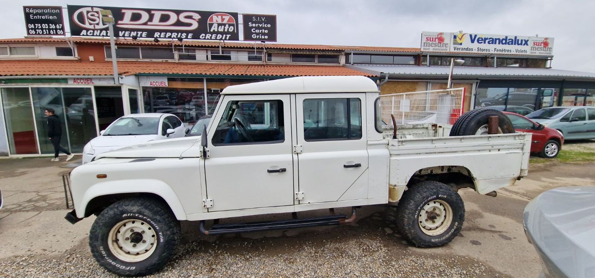 LAND ROVER DEFENDER IV - PLATEAU DOUBLE CABINE (2005)