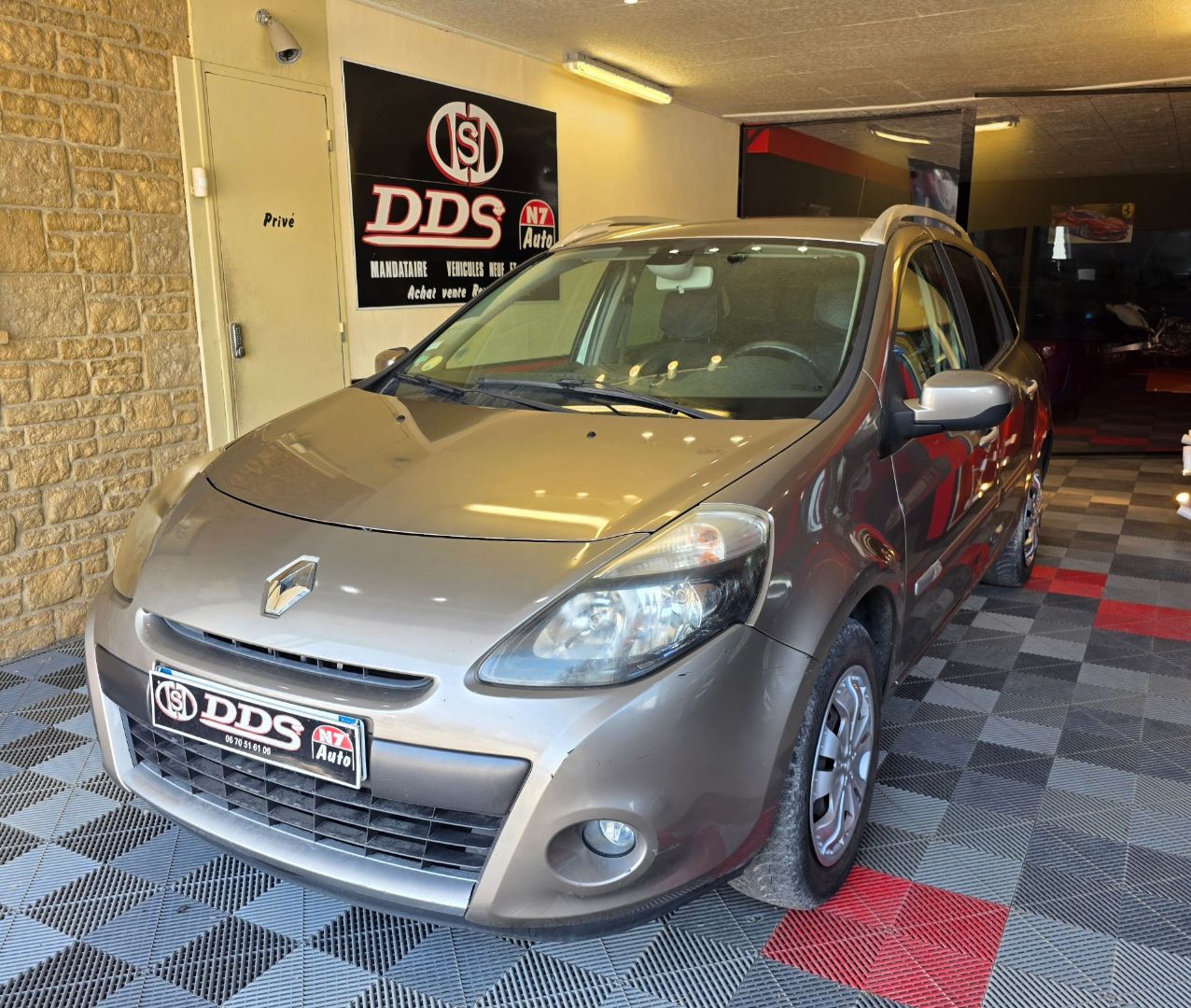 RENAULT CLIO III - DCI 105 CV BREAK PH 2 CLIM REGUL (2009)