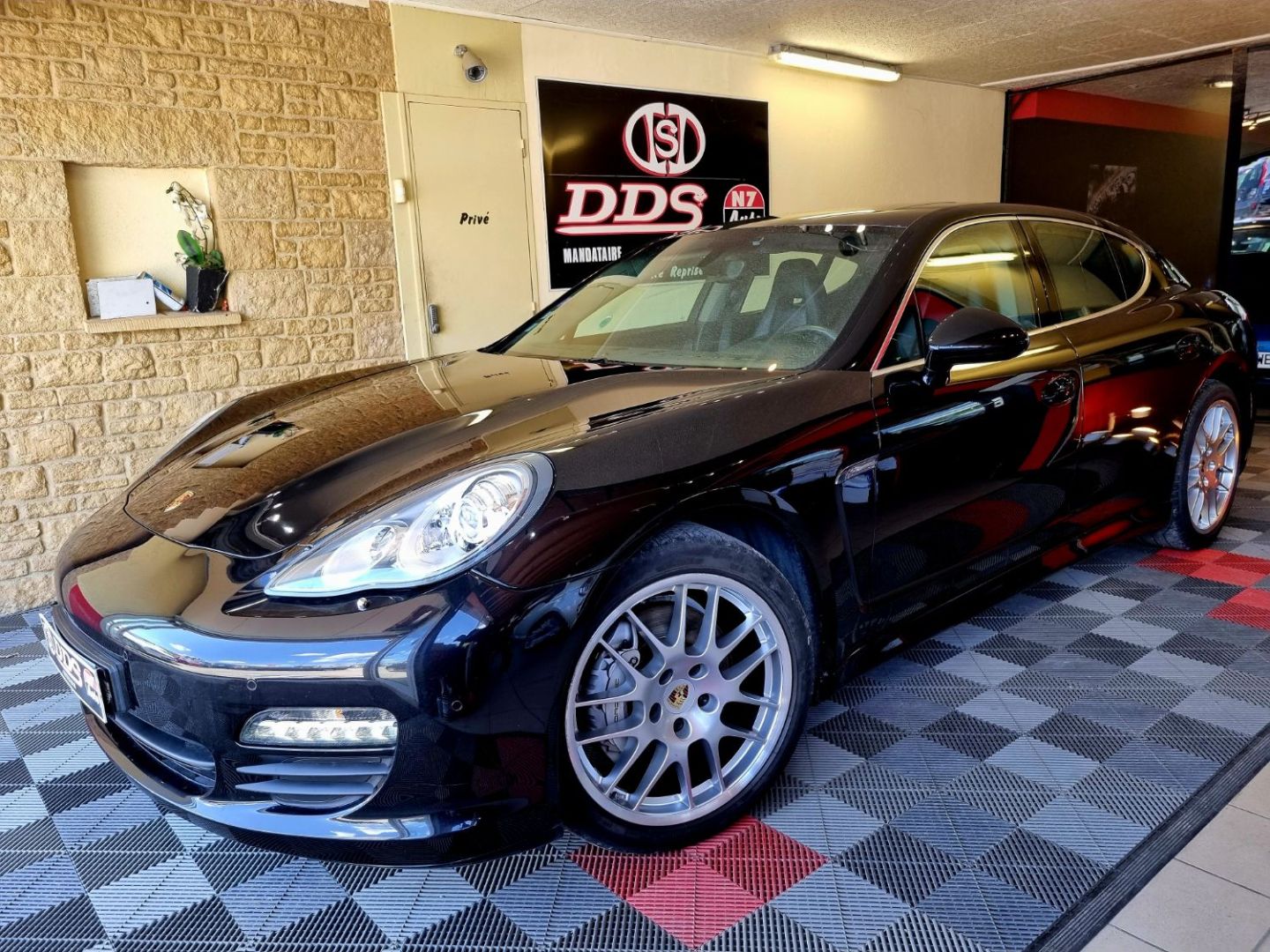 PORSCHE PANAMERA - S V8 4.8 L 400CV TOIT OUVRANT REVISER