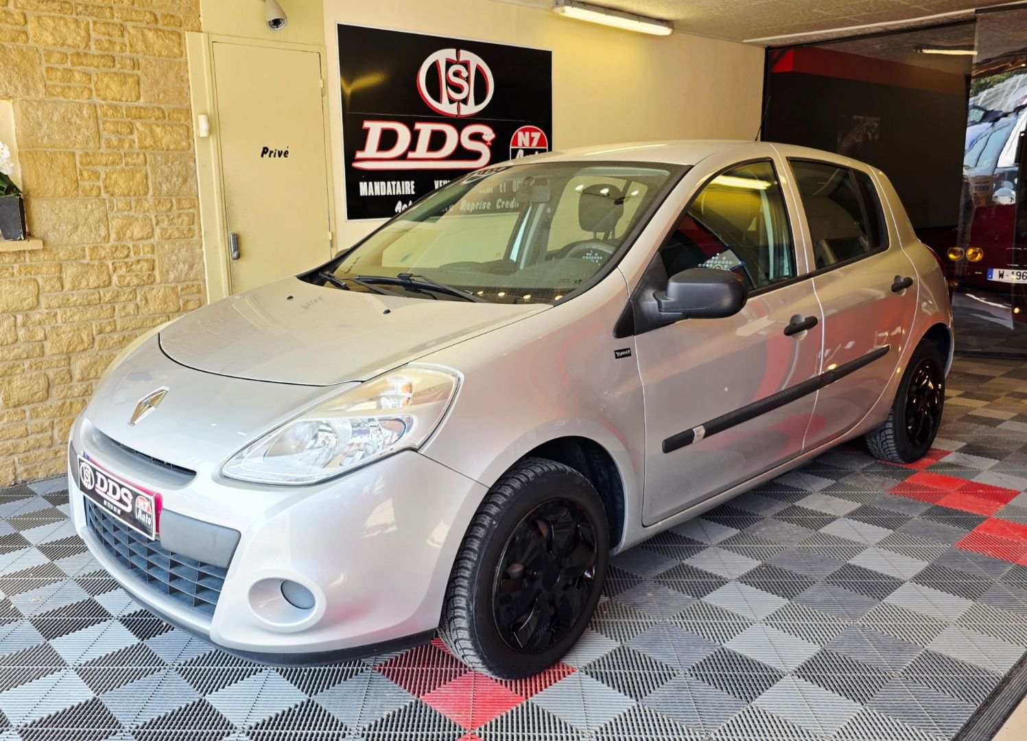 RENAULT CLIO III - 1.2 L YAHOO REGUL CLIM DISTRI NEUVE (2012)