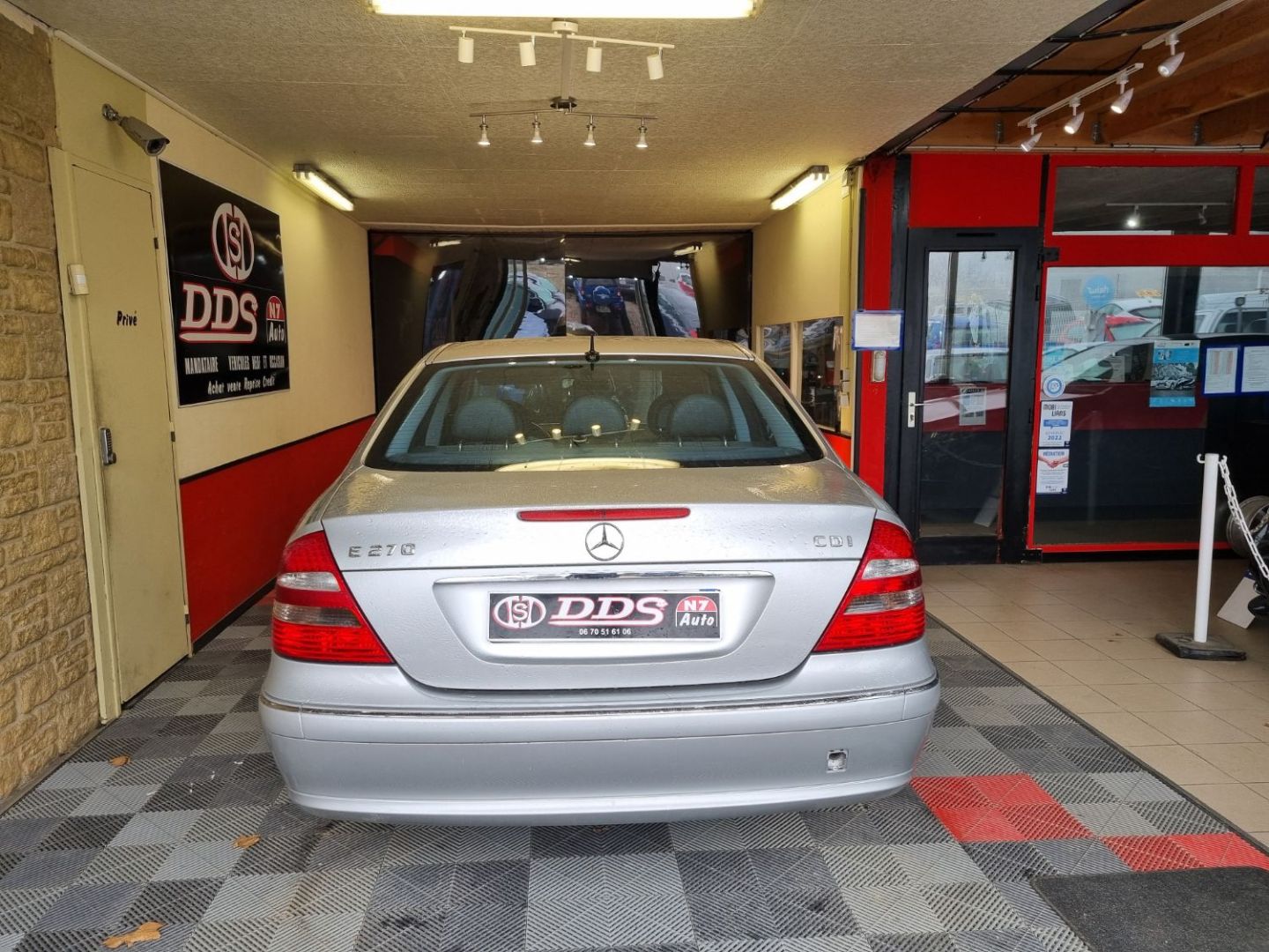 MERCEDES-BENZ CLASSE E III (W211) - TRES BELLE 2.7CDI Avangarde