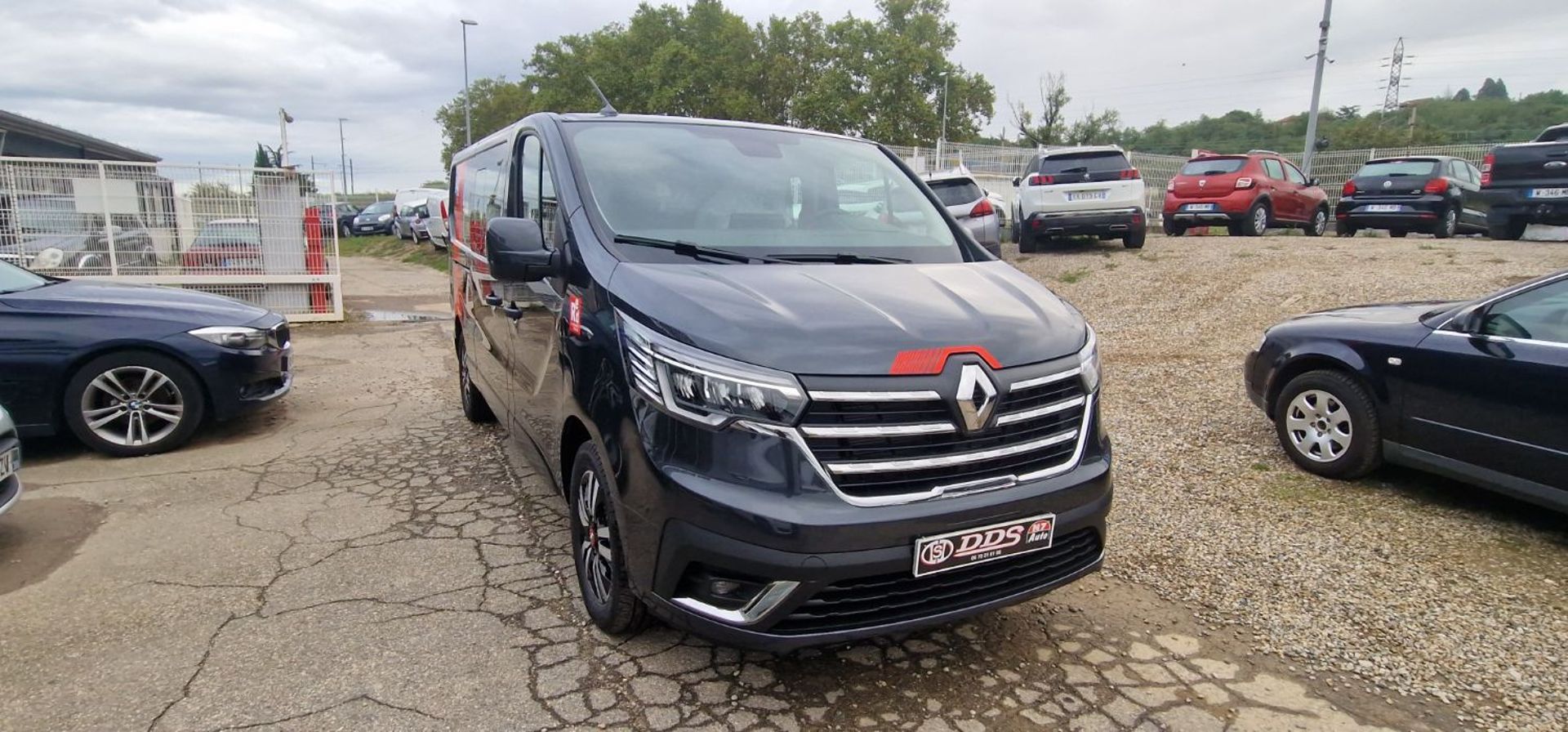 RENAULT TRAFIC - 6 PLACES 150 CV CABINE APPROFONDIE