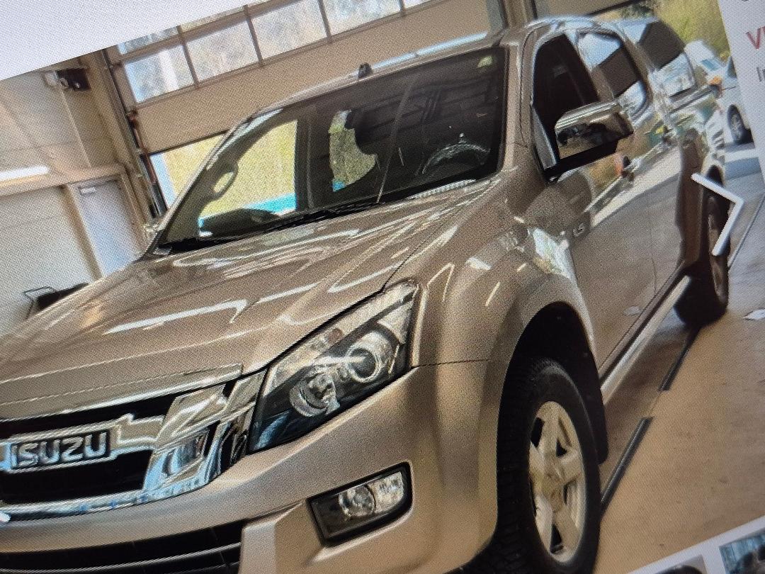 ISUZU DMAX - DOUBLE CAB CAMERA GPS SIEGES CHAUFFANTS