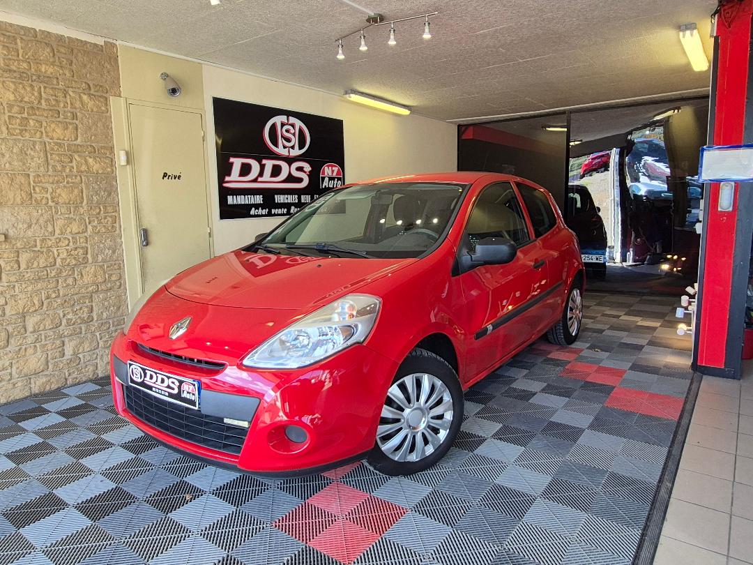 RENAULT CLIO III - 1.2 L CLIM DISTRI NEUVE (2012)