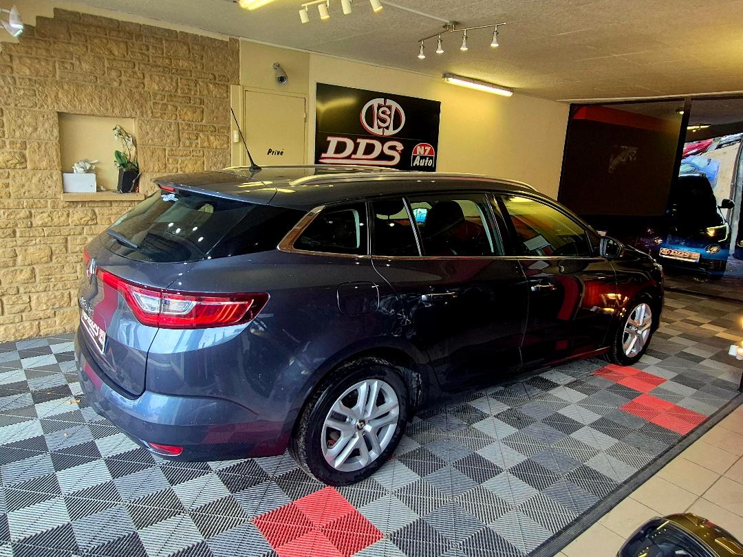 RENAULT MEGANE ESTATE - 1.5 DCI 5 PLACES GPS DISTRI NEUVE