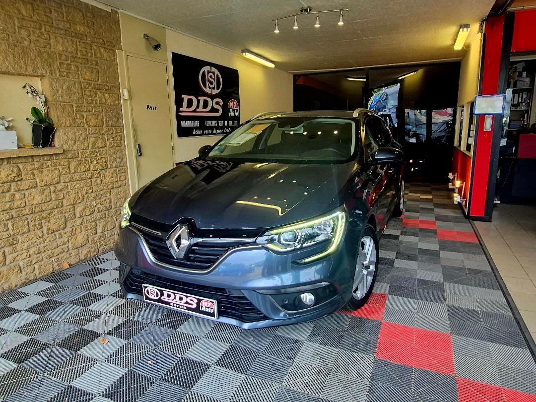 RENAULT MEGANE ESTATE - 1.5 DCI 5 PLACES GPS DISTRI NEUVE