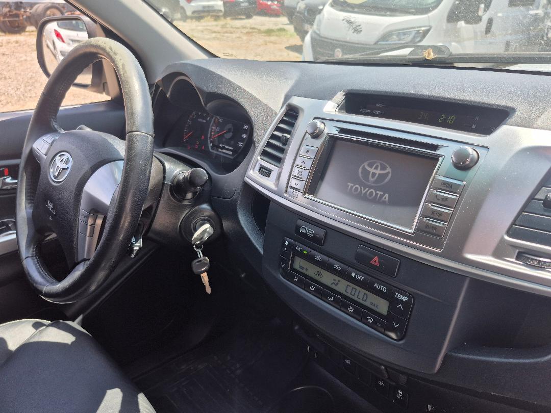 TOYOTA HILUX - 3.0 L 170 CV CUIR HARD TOP SIEGES CHAUFFANT