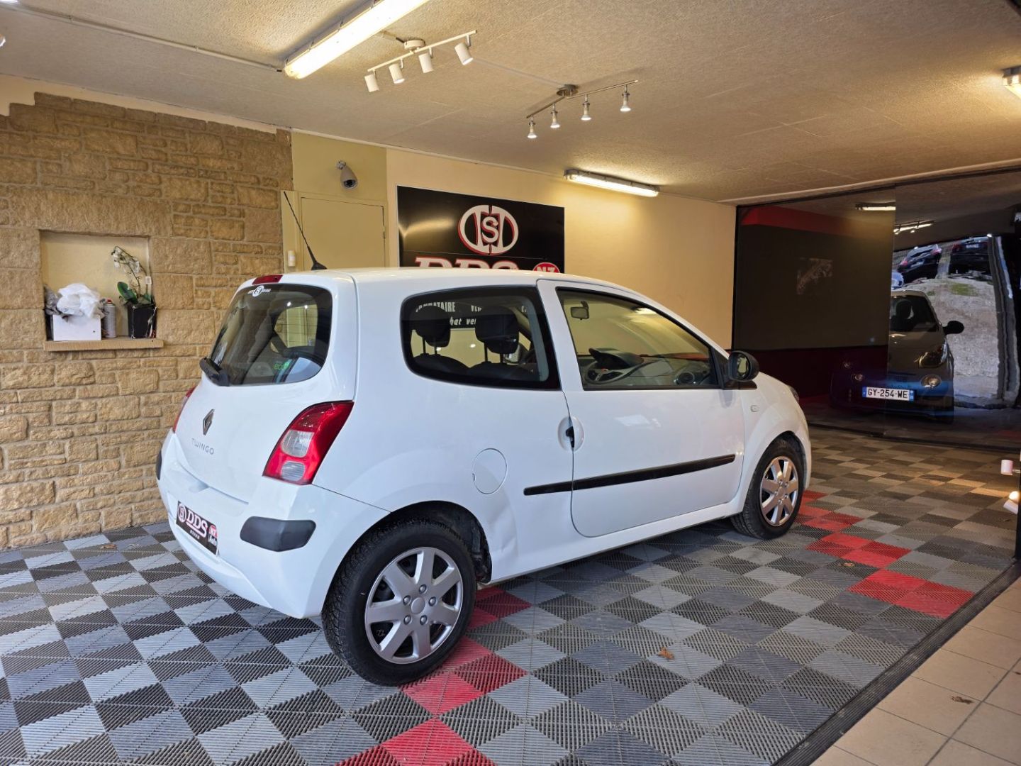RENAULT TWINGO II - 1.2 L 58 CV AUTHENTIQUE C T OK