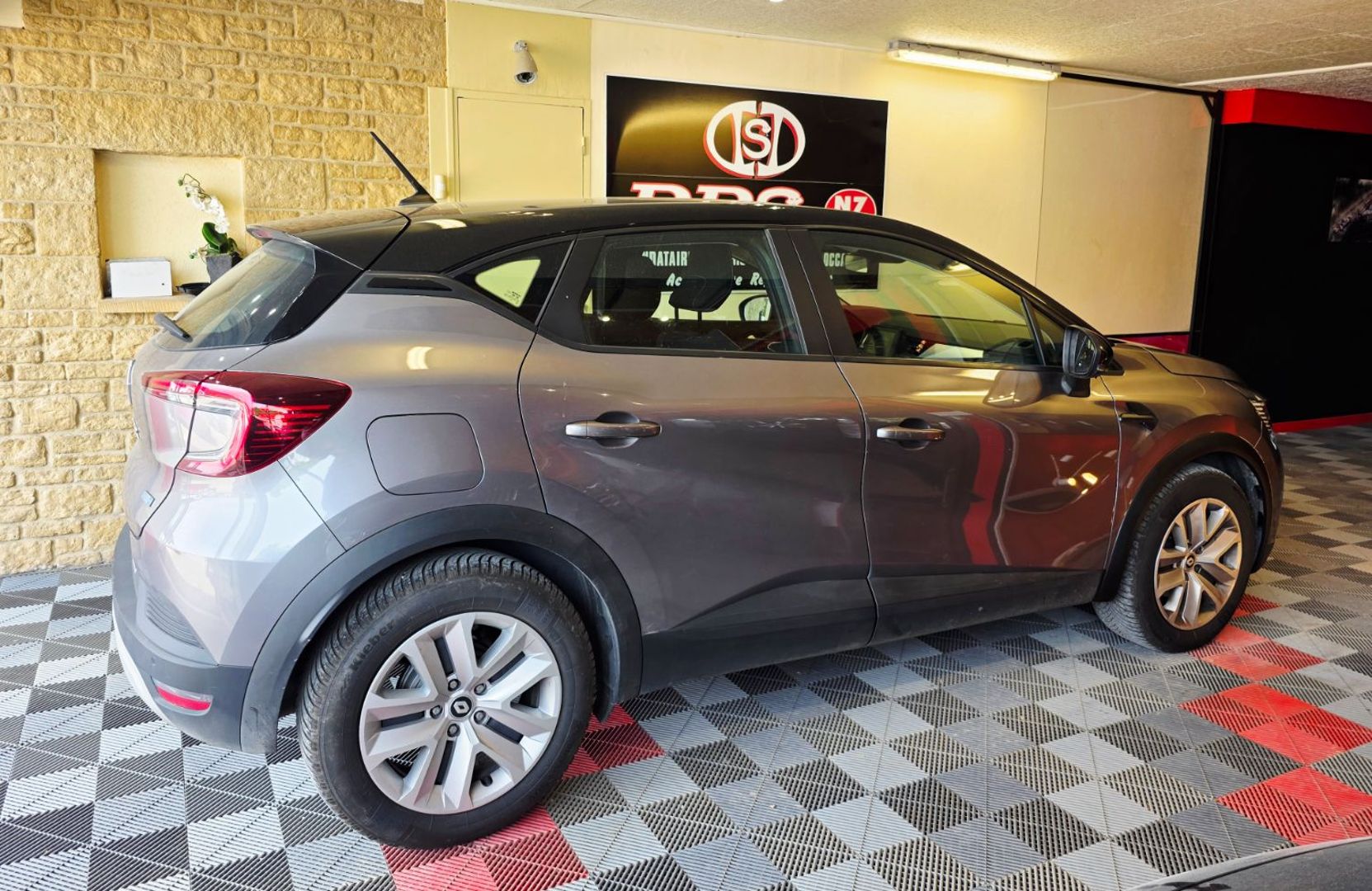 RENAULT CAPTUR II - E-TECH 1.6 i 16V 145 Hybrid S&S 94 cv Boîte auto