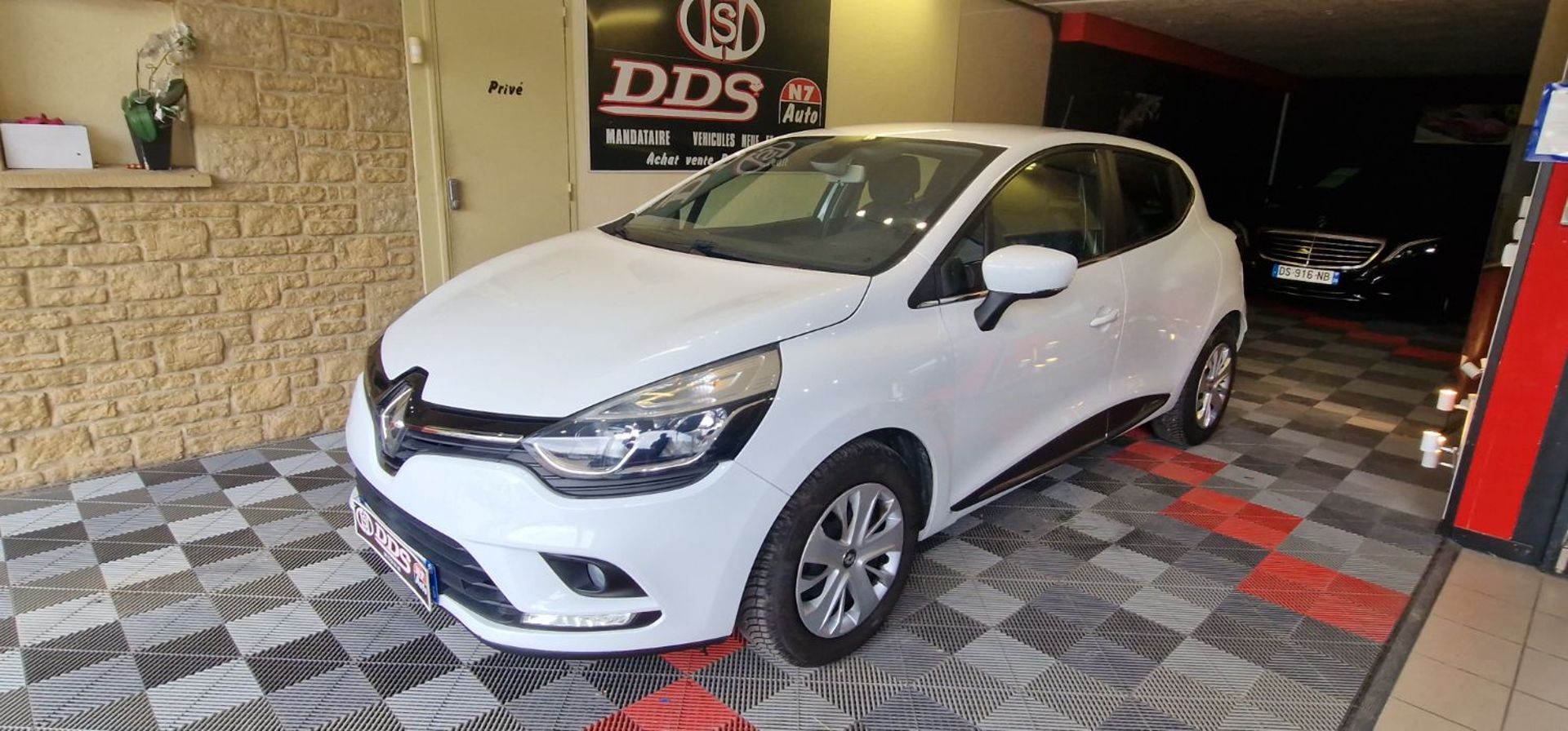RENAULT clio - 1.5 DCI 5 PLACES AUTHENTIQUE