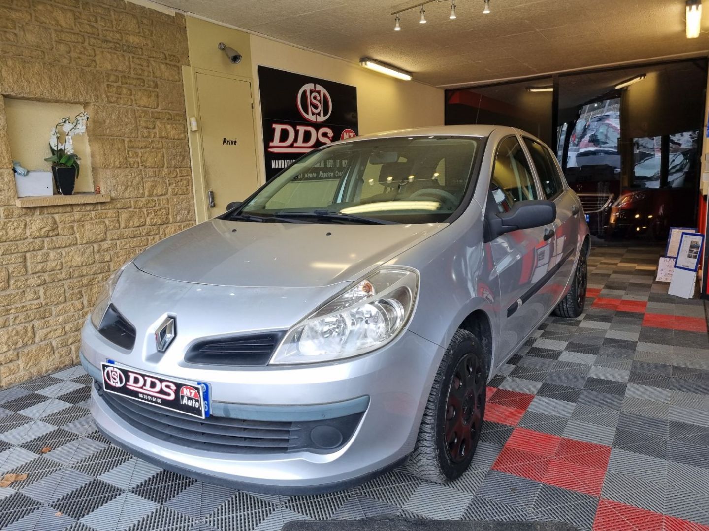 RENAULT CLIO III - 1.2L CLIM DISTRI VIDANGE NEUF