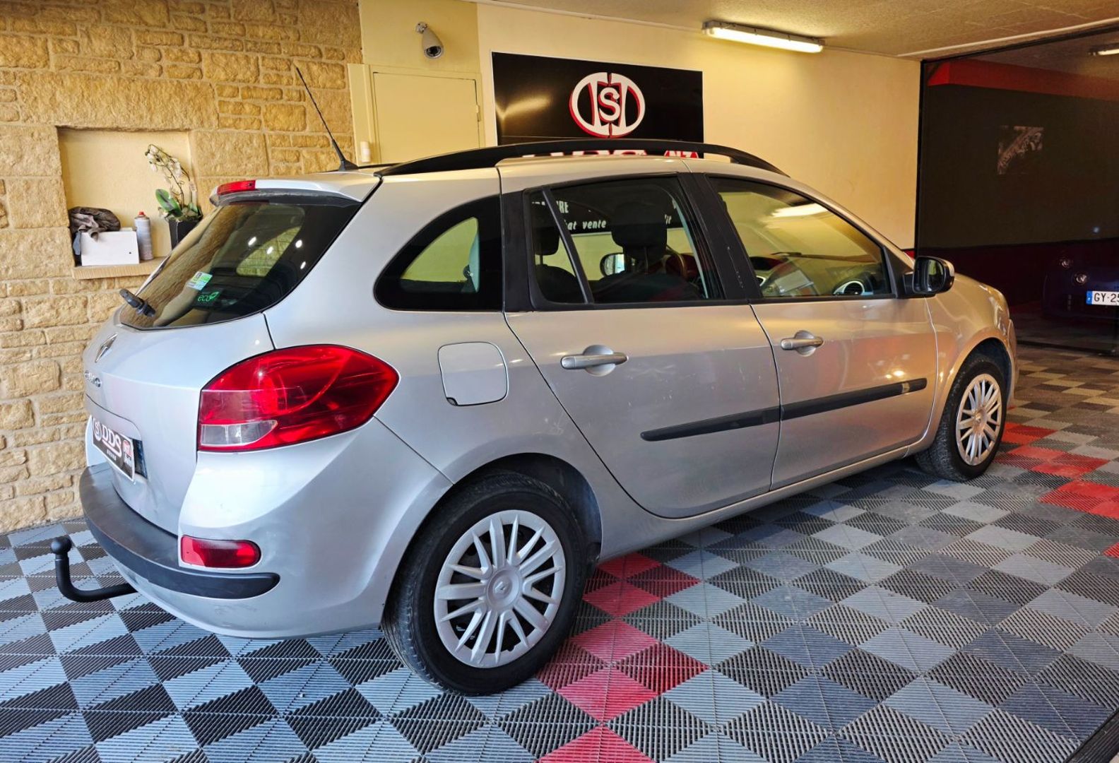 RENAULT CLIO III - DCI 105 CV BREAK PH 2 CLIM REGUL