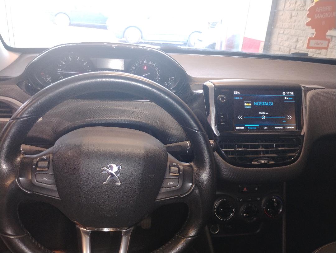 PEUGEOT 208 - 1.2 STYLE ECRAN TACTILE CT OK 82 CV
