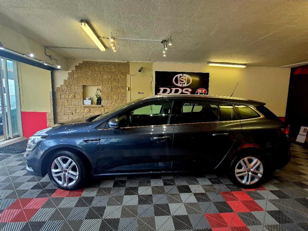 RENAULT MEGANE ESTATE - 1.5 DCI 5 PLACES GPS DISTRI NEUVE
