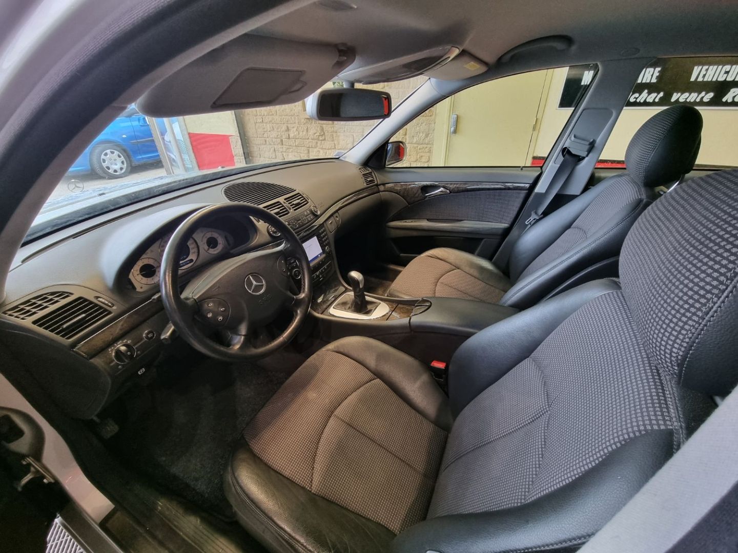 MERCEDES-BENZ CLASSE E III (W211) - TRES BELLE 2.7CDI Avangarde