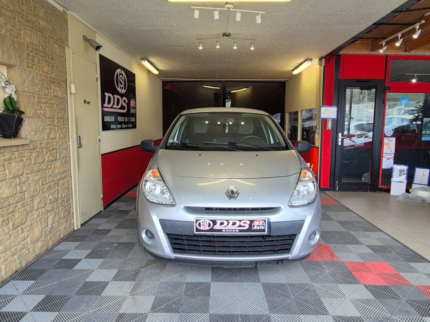 RENAULT CLIO III - 1.2 l CRIT'AIR 1 CLIM DISTRI NEUVE