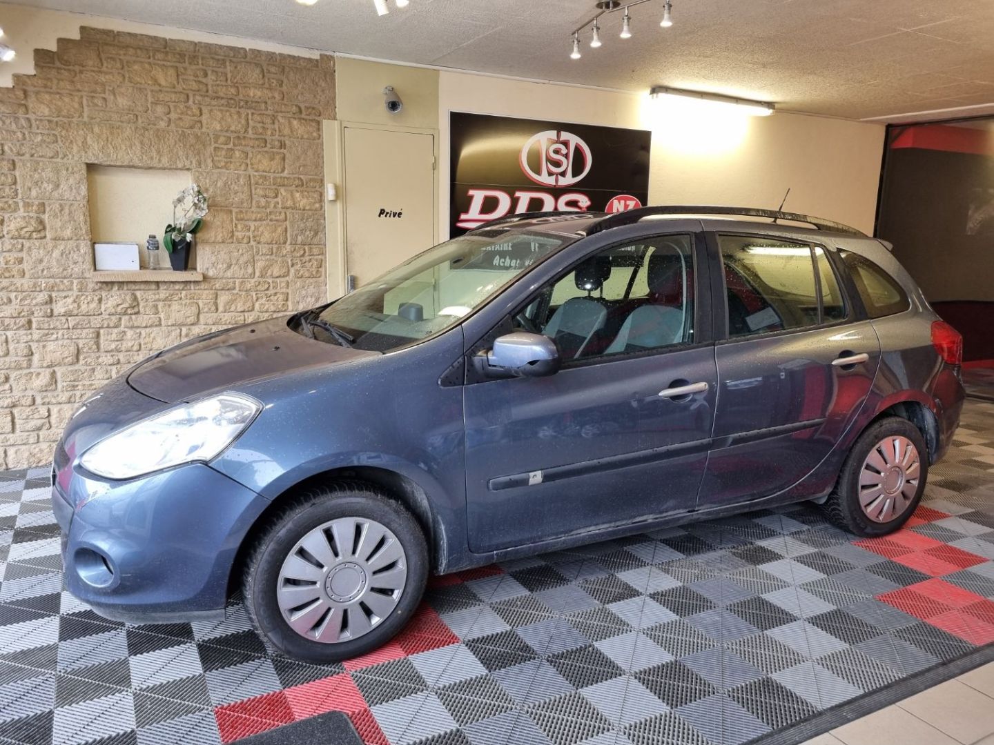 RENAULT CLIO III ESTATE PH 2 - CLIM DISTRI PNEUS VIDANGE NEUF