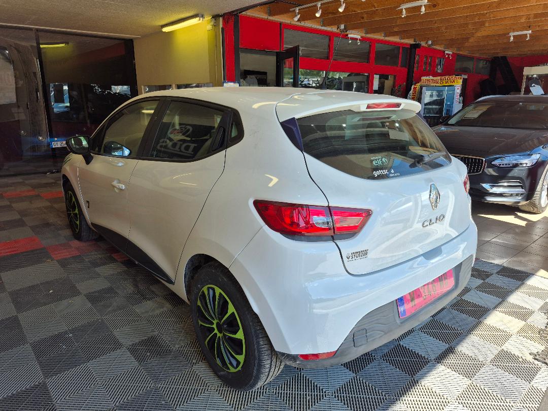 RENAULT CLIO - 1.2 75 CV 5 places DISTRI NEUF
