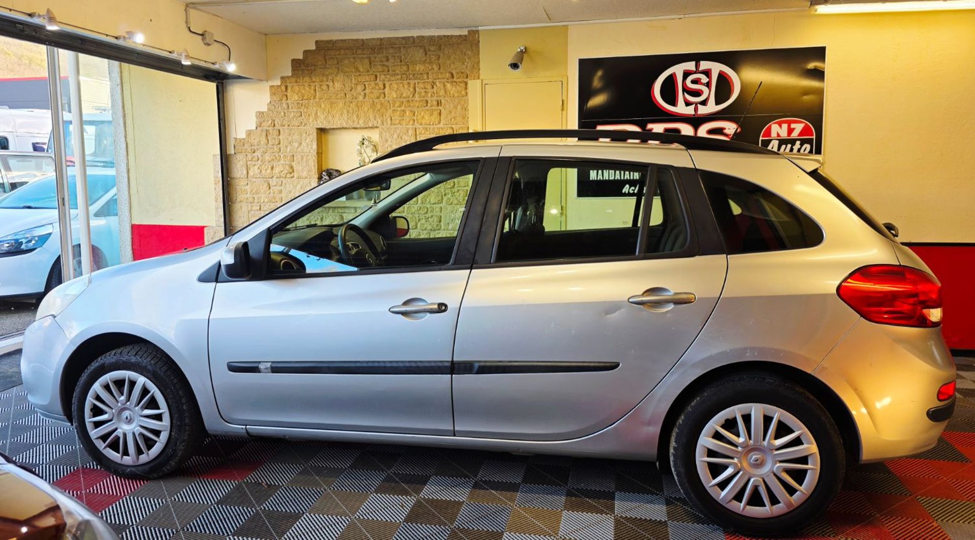 RENAULT CLIO III - DCI 105 CV BREAK PH 2 CLIM REGUL